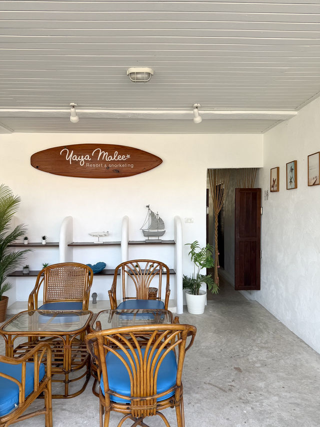 Yaya Malee Resort ที่พักแสมสาร สไตล์มินิมอล อบอุ่น
