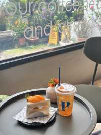Phala Craft Coffee Roasters : คาเฟ่วิวทะเล ระยอง