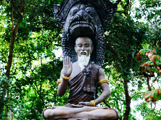 วัดถ้ำผาพญานาคราช จ.อุบลราชธานี
