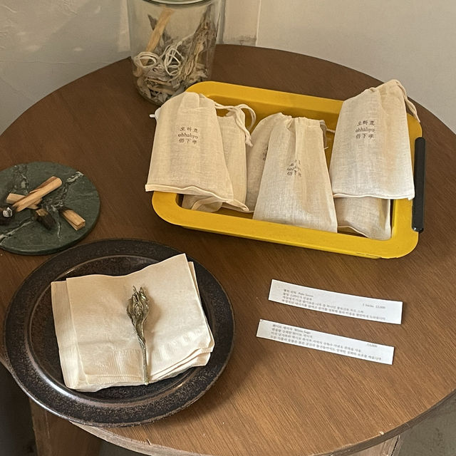 국내 제주여행 서귀포에 위치한 조용하고 커피와 생초콜릿 파는 곳 