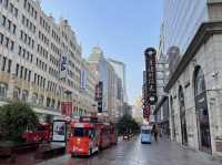 Eat, shop, and stroll around the city’s landmarks on ‘Nanjing Road’ in Shanghai.🏫✨