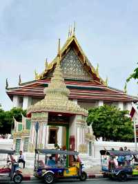 Wat Pho: Culture Meets Tranquility