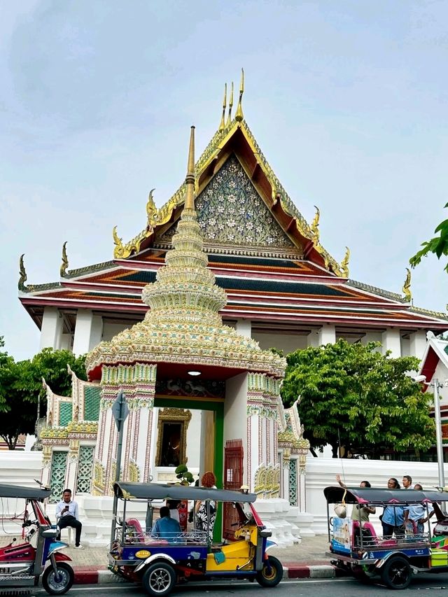 Wat Pho: Culture Meets Tranquility