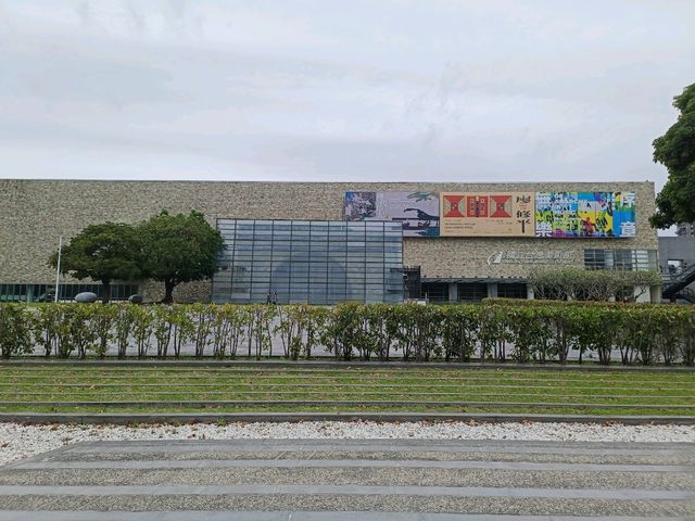 台中文藝漫步，走進國立臺灣美術館的心靈之旅。
