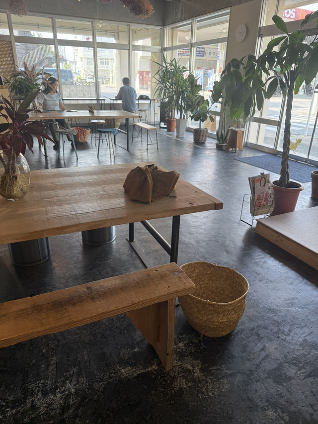石垣島の星空を味わうカフェ「FUSHI COFFEE ROASTERS」—自家焙煎のスペシャルティコーヒーと島の恵みを堪 石垣島の星空を味わうカフェ「FUSHI COFFEE ROASTERS」—自家焙煎のスペシャルティコーヒーと島の恵みを堪