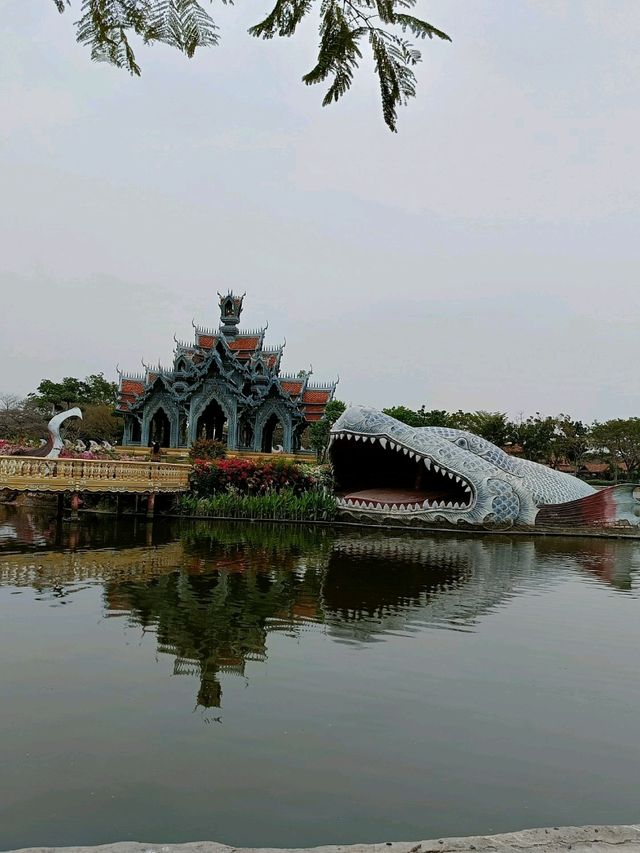 Ancient City, Damnoeb Saduak Floating market, Train market 
