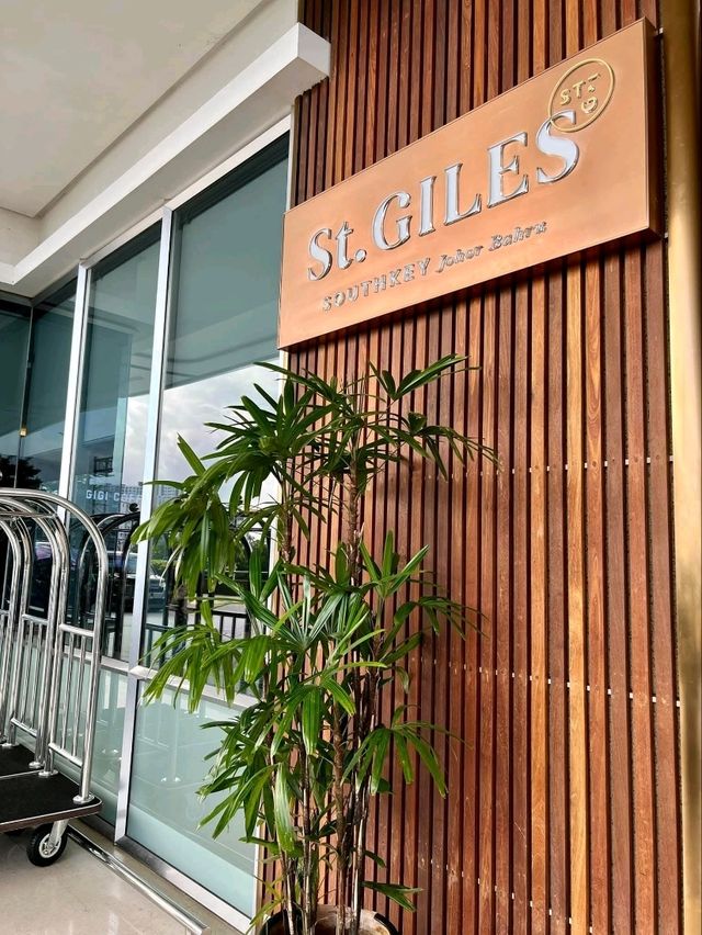 “Stylish Stays & City Views: Superior Comfort at St. Giles Southkey JB”