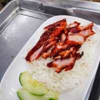 นายต้มต้มเลือดหมู ตลาดเกษตร