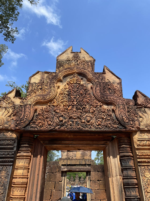 🇰🇭 Banteay Srei: Hindu Temple in the Heart of Southeast Asia