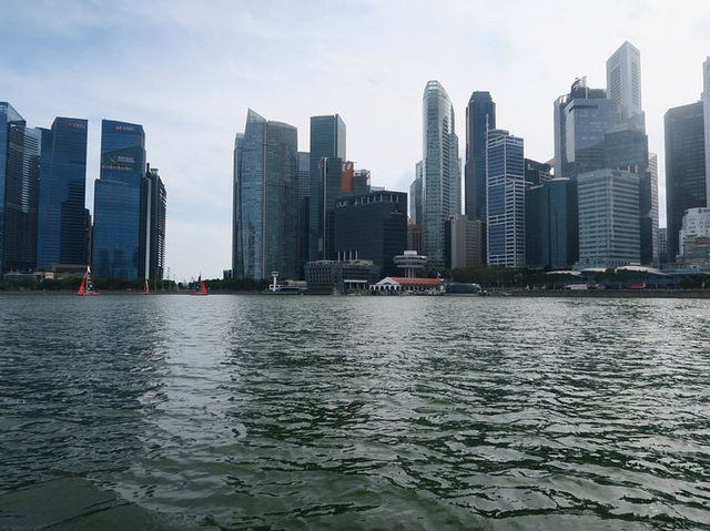 “Reflections of Time: The Soul of Singapore River”