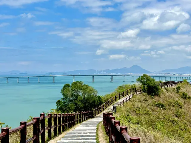 Hong Kong's Venice: A Relaxing Day Trip to Tai O