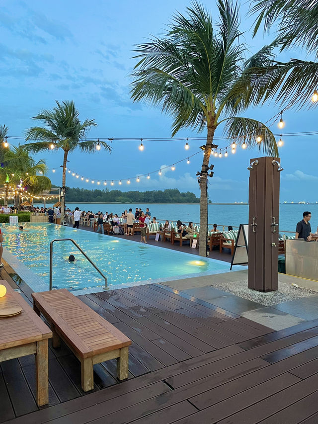 Chill Evening at Stella Seaside Lounge