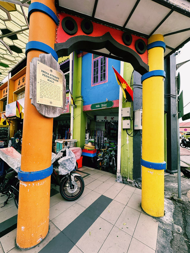 Time Travel on Foot – A Heritage Stroll Through Kuching Old Town!