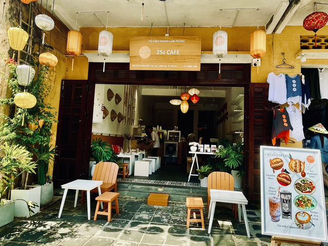 🇻🇳 호이안 올드타운의 커피맛집💕