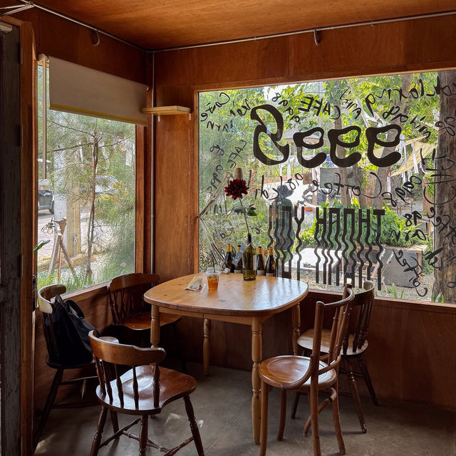 9998 Cafe คาเฟ่สไตล์วินเทจ เกาะล้าน, ชลบุรี