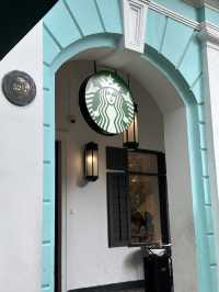 Colonial Charm Meets Modern Brew