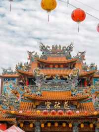 🌸 Tranquility in the Heart of Taipei – Longshan Temple Magic
