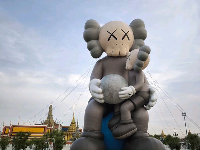 KAWS: Holiday 