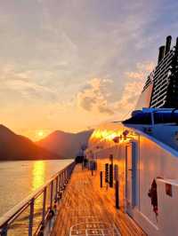  Across Two Wonders: Azamara Pursuit’s 16-Night New Zealand & Australia Escape!