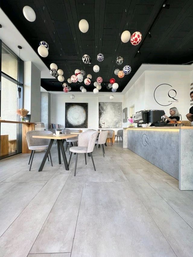 Q ART SPACE / CAFE