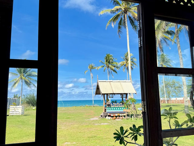 Terengganu | Hidden Seaside Café Spot ☕🌊