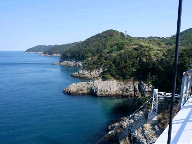 Tiny Island, Big Chill Energy