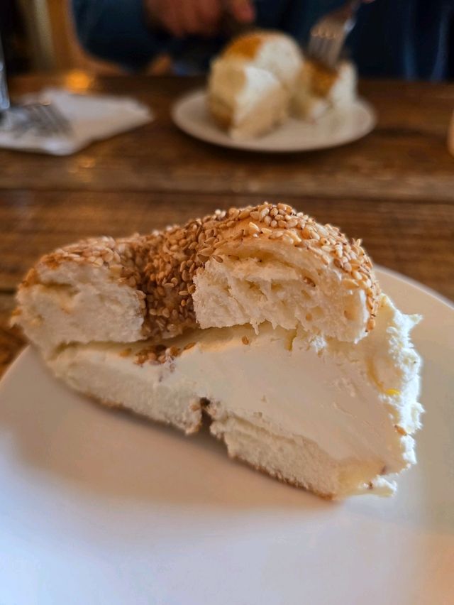 首爾必訪的人氣咖啡店！😍 ～ London Bagel Museum 🥯☕✨