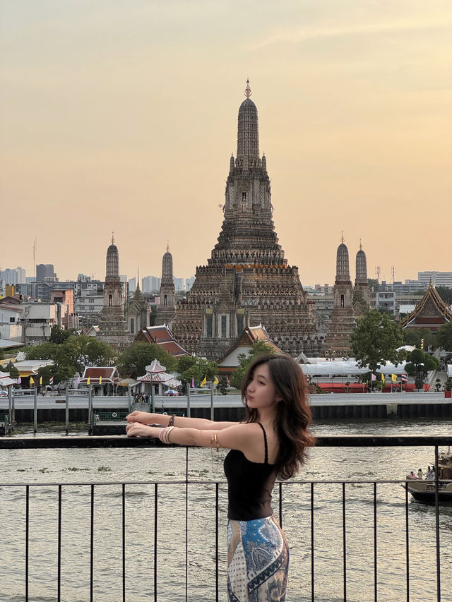 🌇 왓 아룬 뷰 한가득, 더 데크에서 즐기는 황홀한 칵테일 🍹