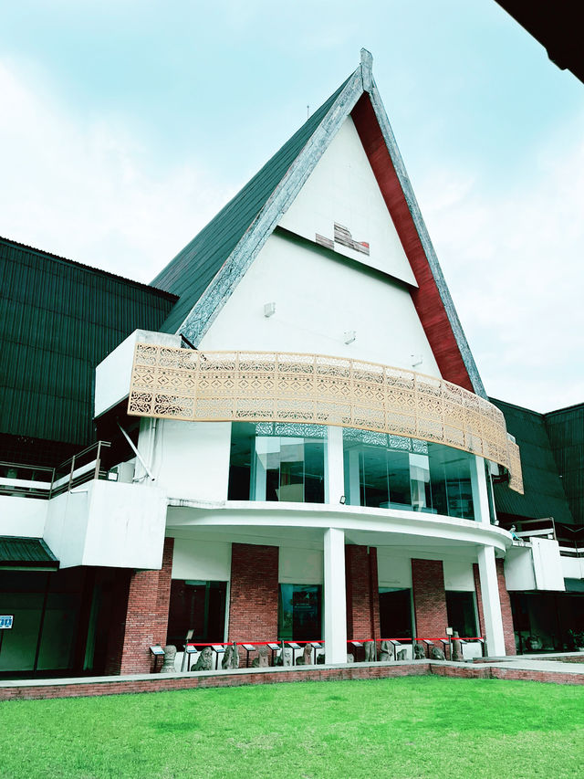 Exploring Cultural Heritage: Must-Visit Traditional Arts”
