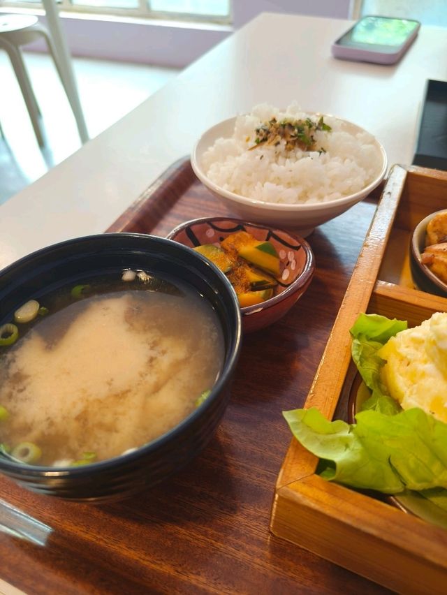 A Wooden Tray of Joy, Manila’s Hidden Cafe Gem