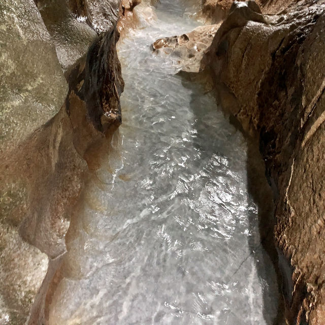 【福岡】暑い季節にぴったり！地下水脈を進む鍾乳洞を紹介！