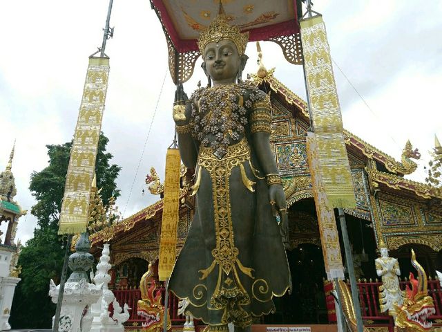 วัดมิ่งเมือง..วัดสวยกลางเมืองเชียงราย