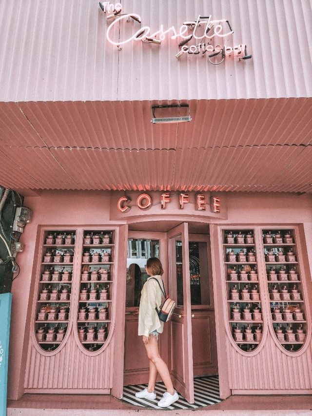 Retro Sips & Pink Vibes at Cassette Coffee Bar 💖☕️