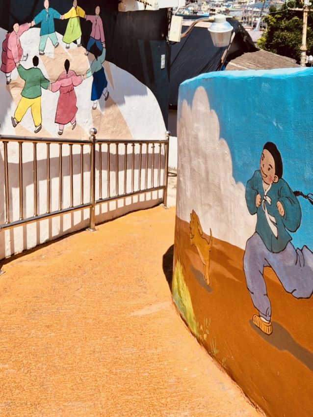 Gosodong Wall Painting Village: Yeosu's Open-Air Storybook