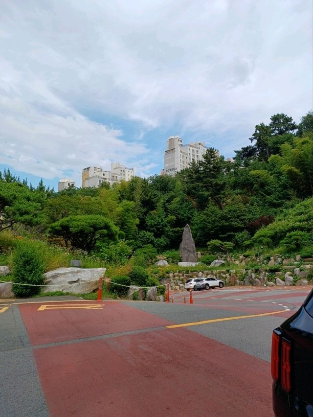 가족이 함께 걷기 좋은 부산 삼광사 산책길