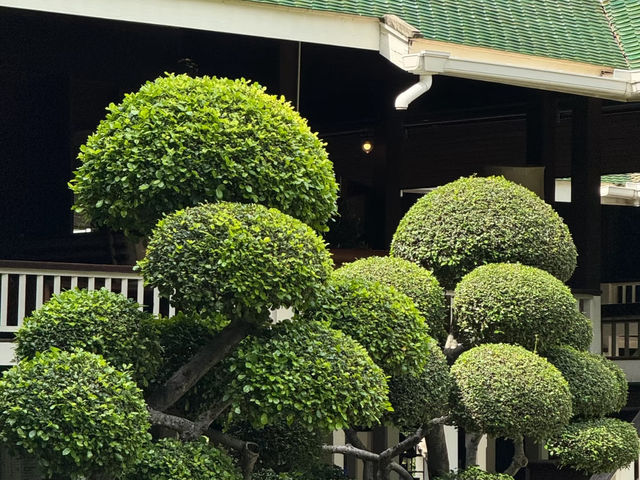 Bangkok City Walk: A Century-Old Tycoon's Estate! 🌳🏡