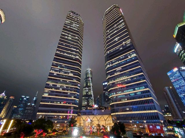 จุดถ่ายรูปเช็คอินยอดนิยมเมืองแห่งอนาคต Lujiazui