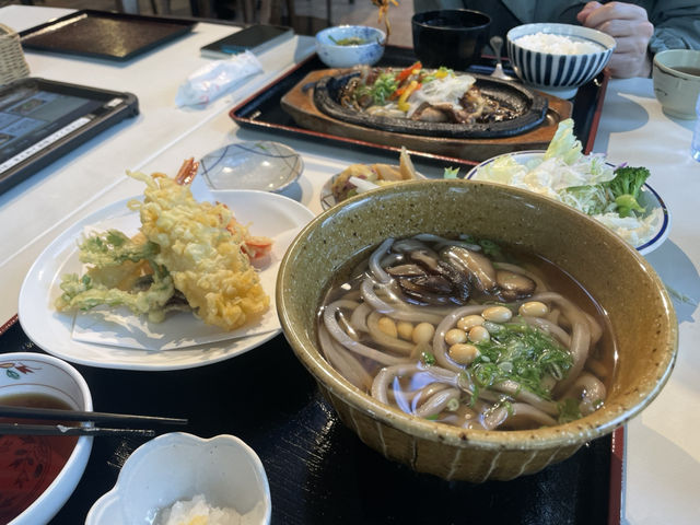 현지의 맛과 풍경을 함께 즐기다 – 우치코 카라리 식당 체험기