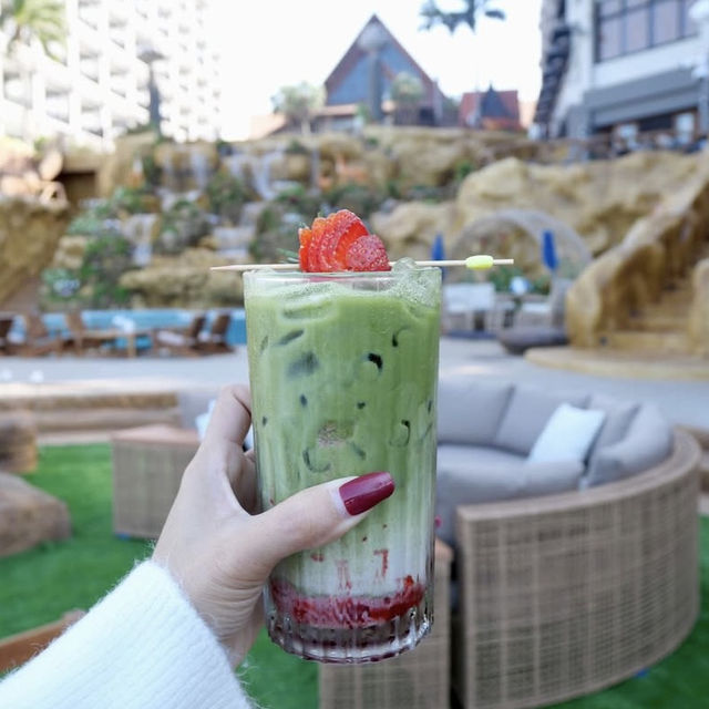  Blue Dragon – คาเฟ่ & บีชคลับสุดหรูริมทะเลพัทยาใต้