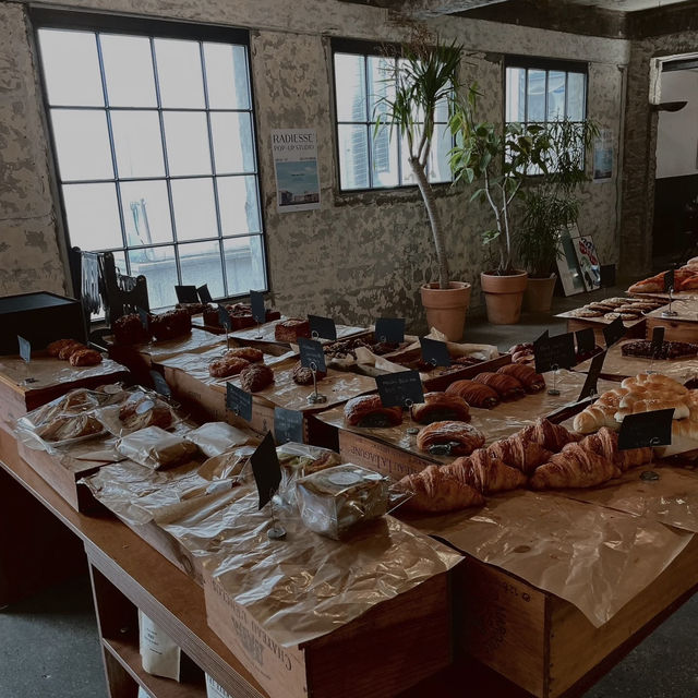 Crisp Layers & Quiet Design – My Visit to OUDE, Seoul