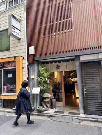 도쿄 골목길 산책하다가 발견한 작은 카페, 본겐 커피☕