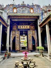 Lost in the beauty and stories of Pinang Peranakan