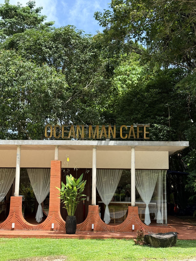 Ocean Man  คาเฟ่ริมผาร่มรื่นกลางเขาหลัก