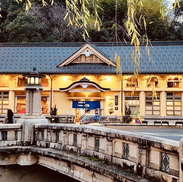 ♨️🌸 *Kinosaki Onsen (城崎温泉): Japan’s Quintessential Hot Spring Town* 🌊🎎