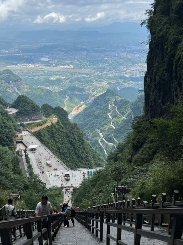 Step Through the Sky – Explore Tianmen’s Heavenly Arch
