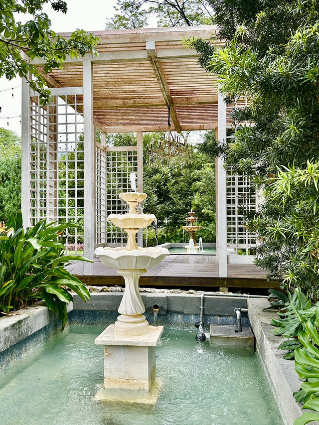 Refined Calm in the City: Oasis Garden Experience 