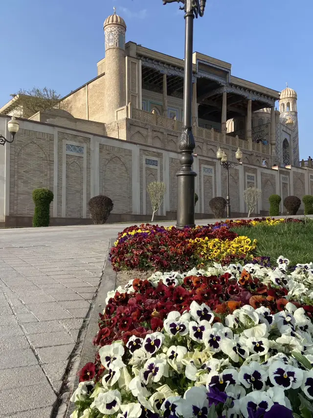 A Sanctuary of Serenity: Hazrat Khizr Mosque