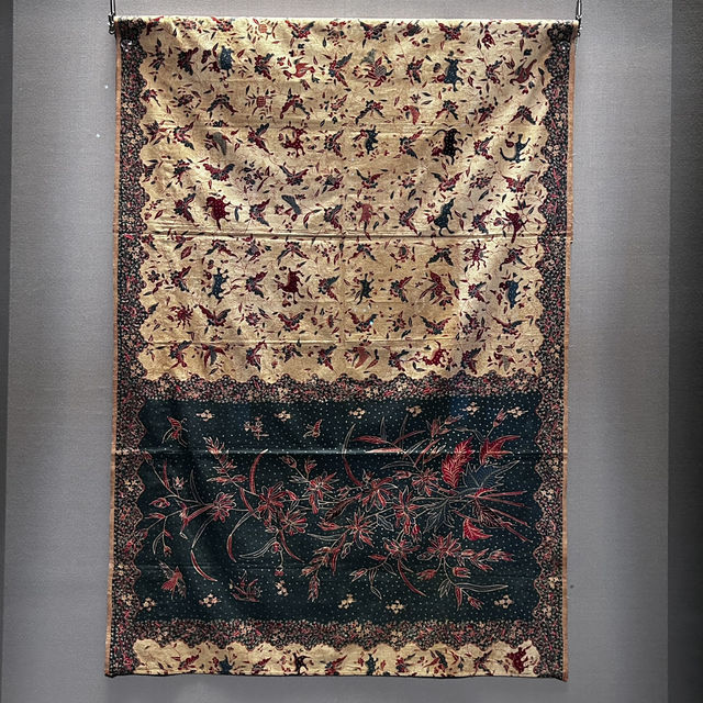 A Tapestry of Tales: Indian Miniatures & Asian Textiles 🎨🧵 
