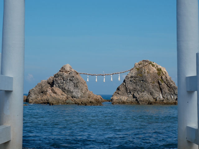 踏浪夕陽間，感受永恆的祝福：福岡糸島二見浦夫妻岩之心靈行旅