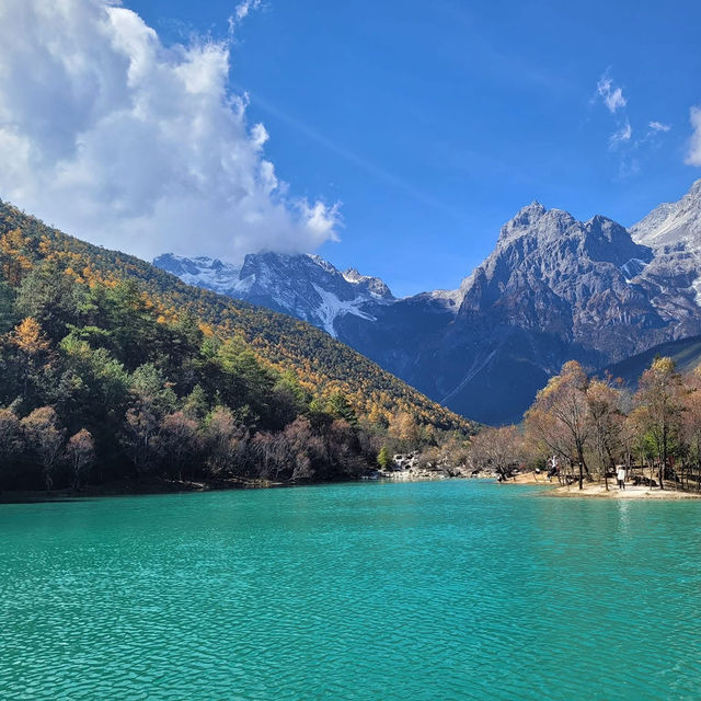 Tranquil Beauty at Blue Moon Valley  Tranquil Beauty at Blue Moon Valley